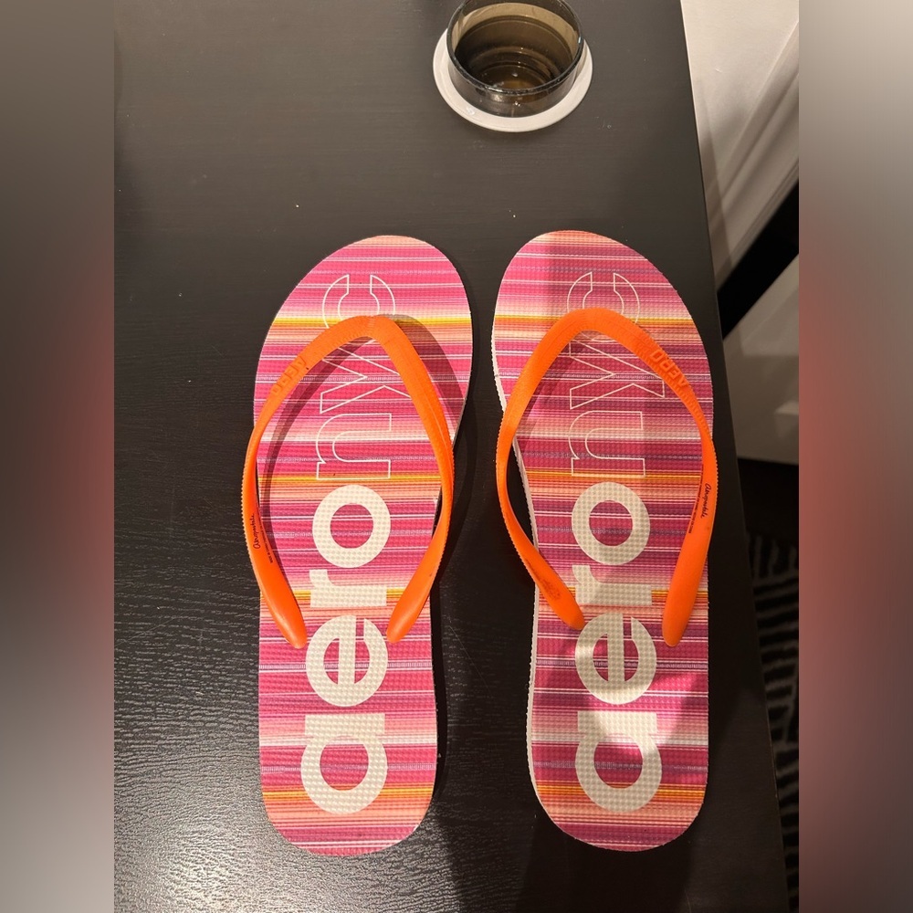 Aeropostale NYC Flip-flops